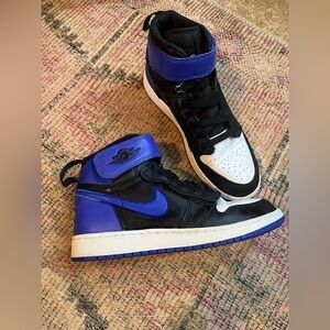 Nike Air Jordan 1 High FlyEase "Hyper Royal"